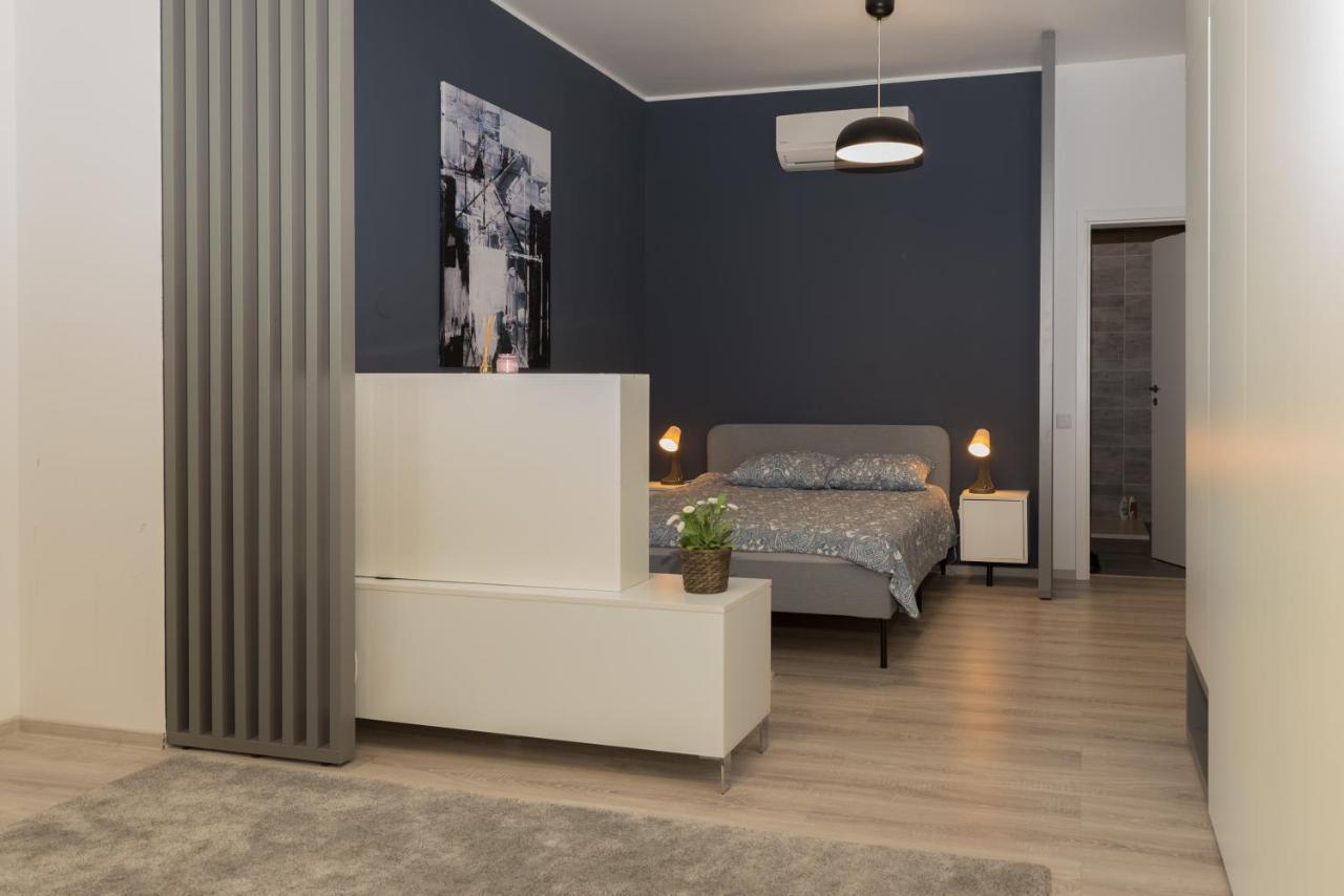 The Chic Minimalist - Apartment Iasi Exterior foto
