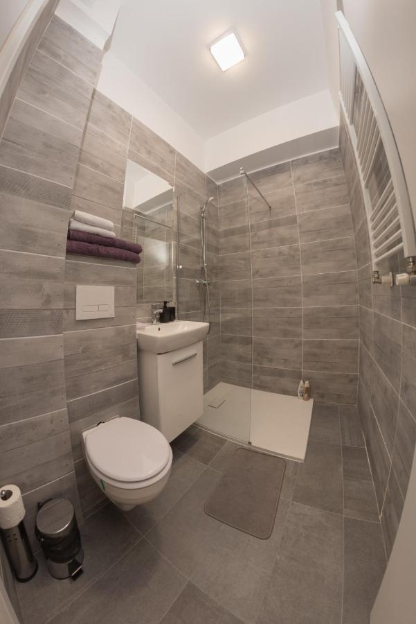 The Chic Minimalist - Apartment Iasi Exterior foto